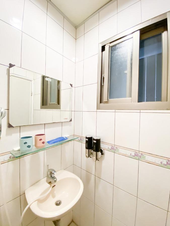 Tainan Da Ren Ju Apartment Bagian luar foto