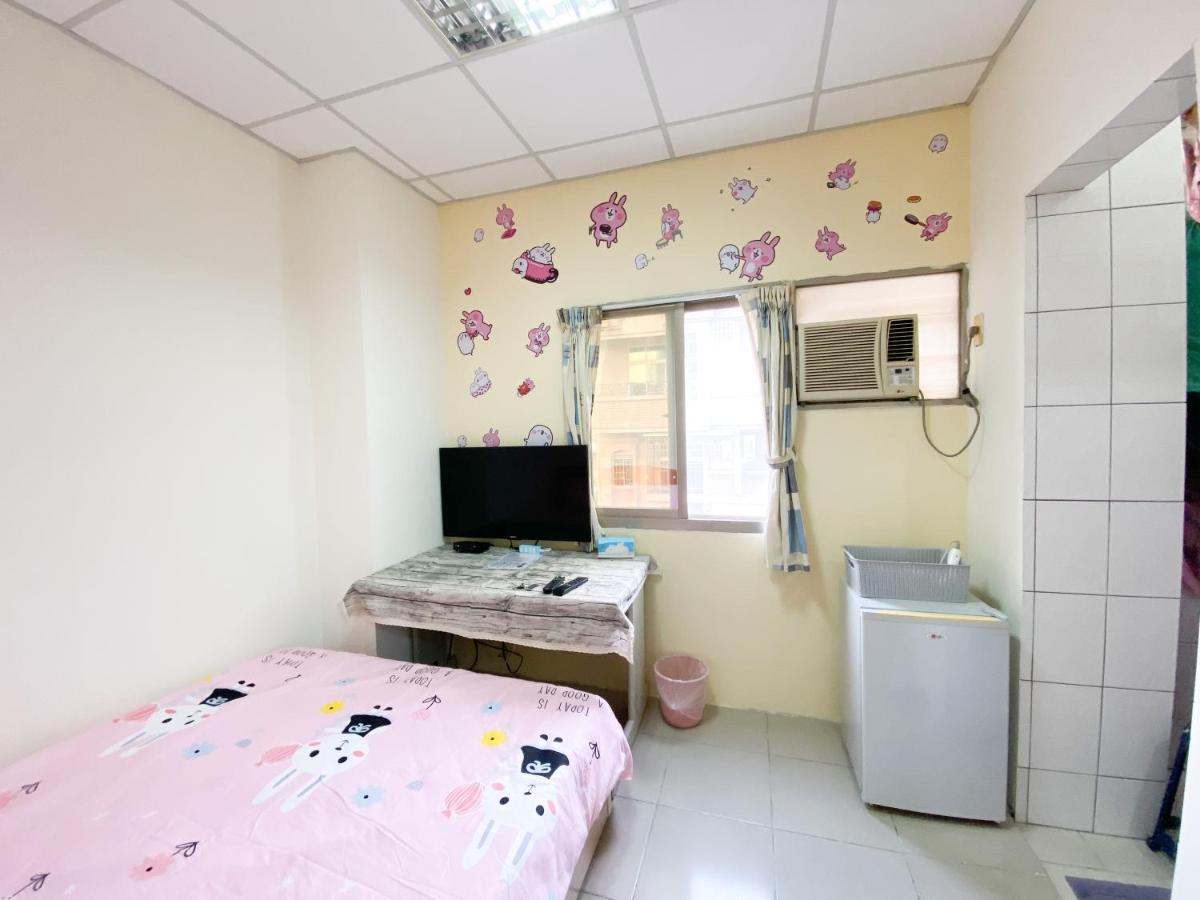 Tainan Da Ren Ju Apartment Bagian luar foto