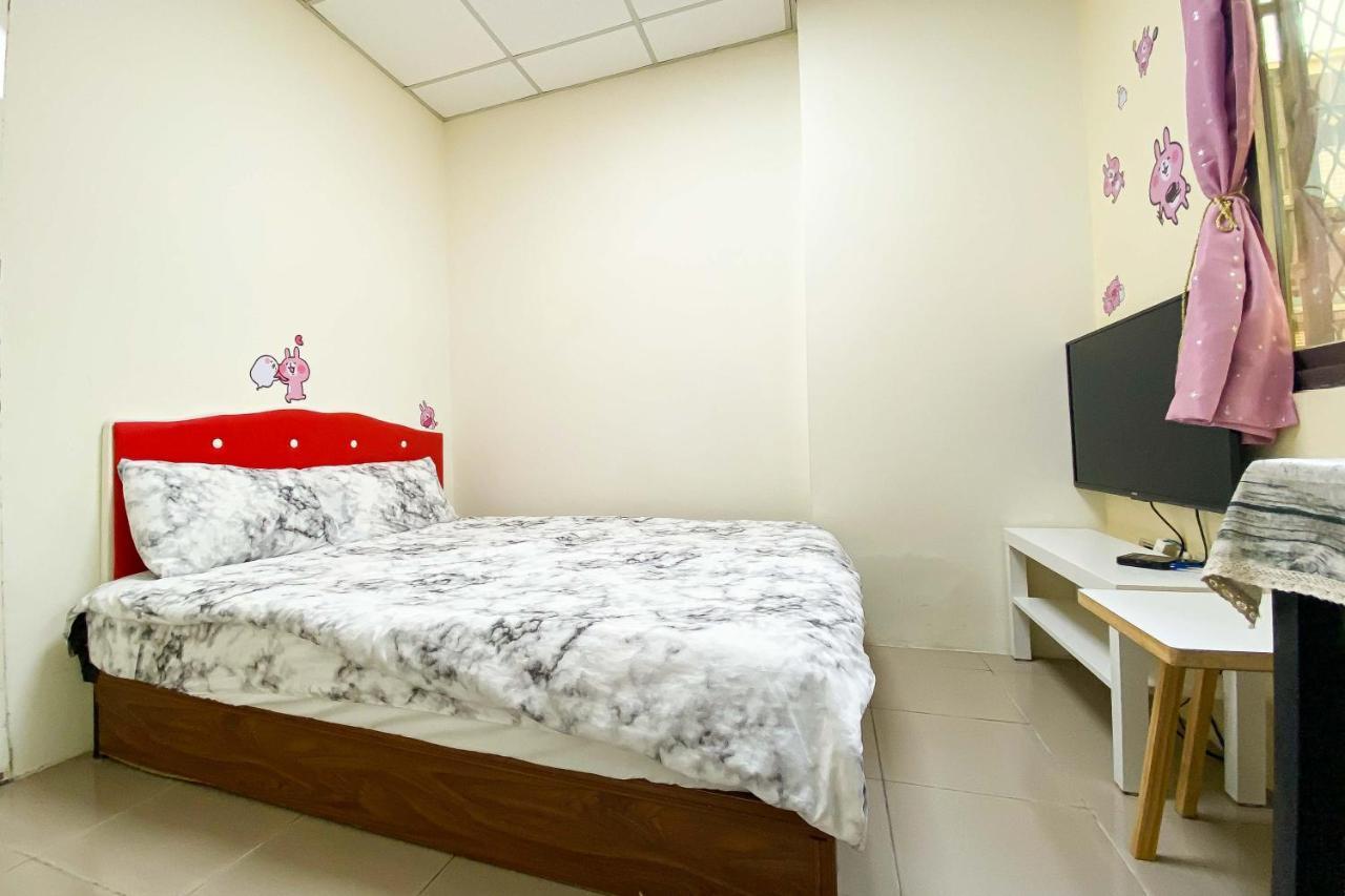Tainan Da Ren Ju Apartment Bagian luar foto