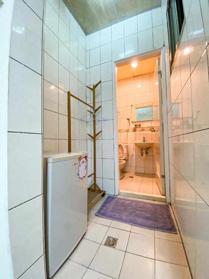 Tainan Da Ren Ju Apartment Bagian luar foto